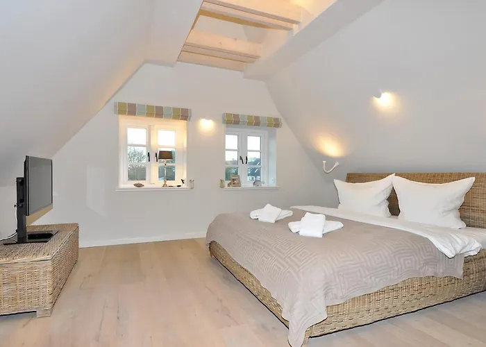 Doppelhaushaelfte Marschblick